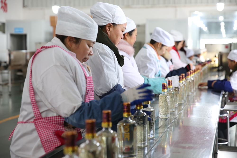 4 包装线上的三麦紫荞产品一度脱销.JPG