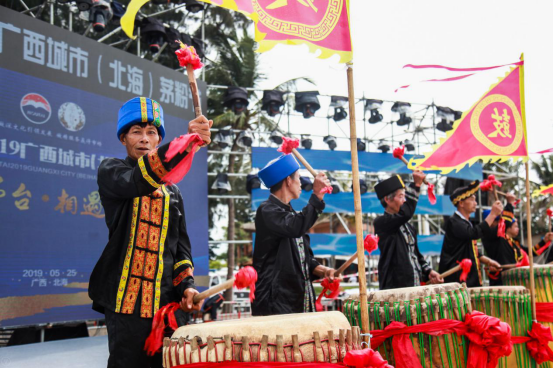 4文化茅台 相遇北海 贵州茅台2019广西城市北海茅粉节在银滩盛大开幕700.png