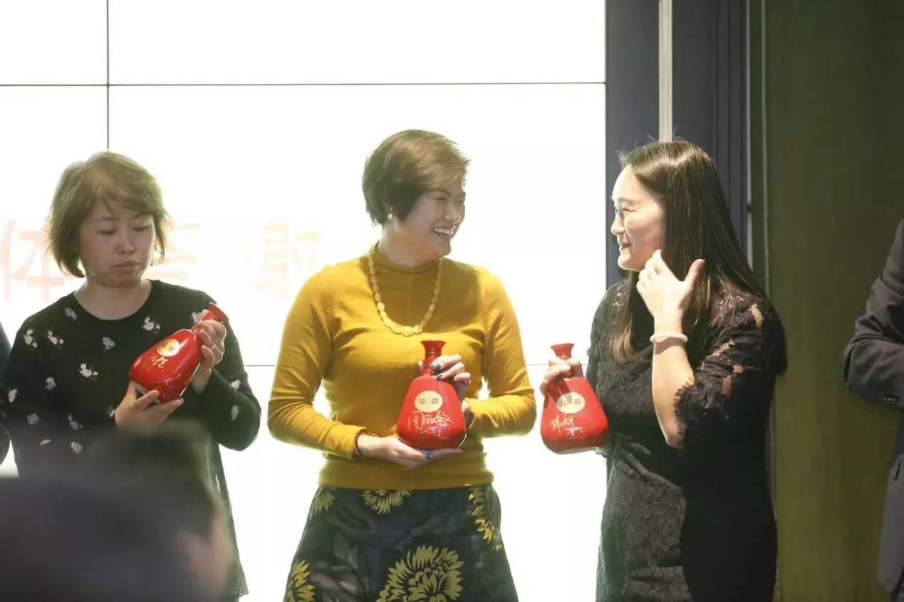 周志刚首次解析金徽酒十年16倍的不凡历程，言辞恳切！话说，我很想去金徽酒上班！