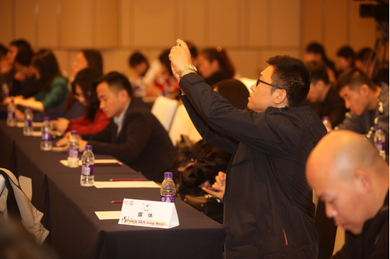 ​白酒怎么“走出去”？中国酒类流通协会想了一个招：先把歪果仁“请进来”