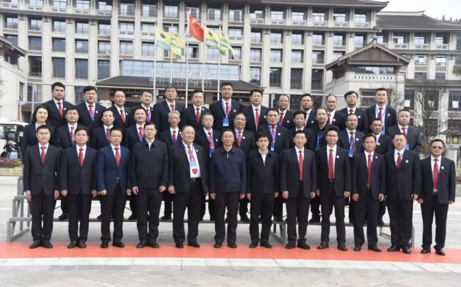 酒说关注 |“像重视茅台酒一样重视系列酒发展”，百亿系列酒如何点燃千亿茅台“二级引擎”？