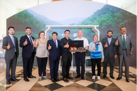 【礼盒稿】小罐茶携手五粮液打造茶酒礼盒 向世界呈递[来自东方的礼物] -0424196.png