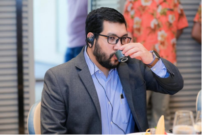 【礼盒稿】小罐茶携手五粮液打造茶酒礼盒 向世界呈递[来自东方的礼物] -04241303.png