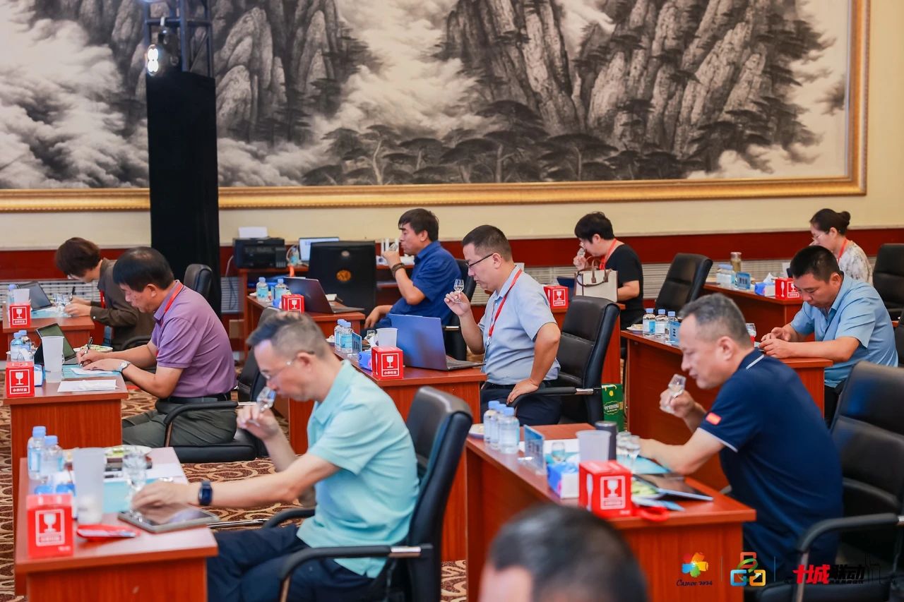 第四届“吕梁杯”清香型白酒“清樽奖”及“十朵小金花”榜单揭晓！