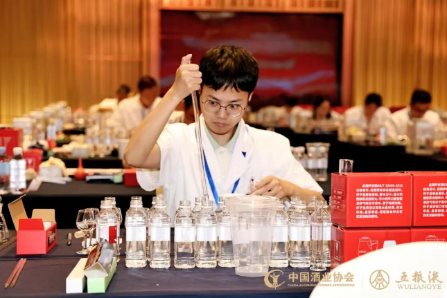 第四届中国白酒酒体设计大赛 郎酒包揽前三!