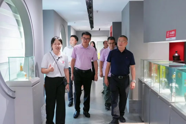 浓香鼻祖对话特香开创:泸州老窖赴四特酒交流调研,共探美酒长期主义
