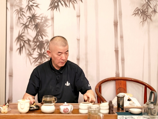 浦兴(沪东)分会召开民营经济发展专题会议暨首届“泸州老窖天恒杯”掼蛋联谊赛