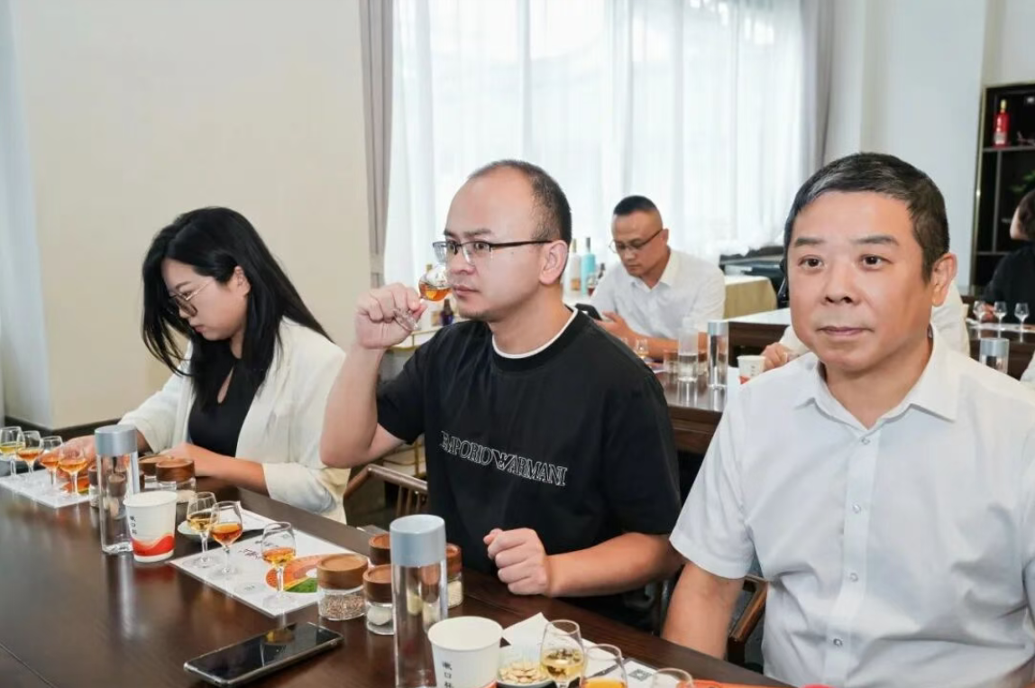 浙江白酒大商集体走进会稽山·兰亭,诠释高端黄酒与高端渠道的共生共长